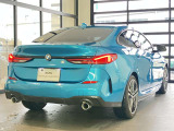 BMWのメカニックによる、100項目の納車前点検エンジン、ミッション、マフラー、電気系統やコンピュータなどを詳細に点検します。交換基準の部品があれば、純正部品を使用し整備した後にお客様にお渡しします。
