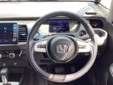視認性の良いメーターで、運転中も情報がひと目で確認できて安心。見やすさにこだわったデザインで、毎日のドライブがもっと快適に