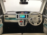 【前方視界】開放的な前方視界!運転がしやすく疲れにくいです♪窓が大きく、見通しがとっても良いおクルマですよ♪
