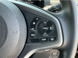 Hondaセンシングの機能のひとつ、アダプティブクルーズコントロール付!アクセルから足を離しても設定したスピードと前車との車間を保ち走行してくれます!車線維持もアシスト☆高速道路で疲労軽減ですね☆