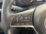 運転中、オーディオの操作をしてて、ハッとしたことはありませんか?ステアリングスイッチは、運転中でもハンドルでオーディオの操作が可能です。安全なドライブをサポートします。