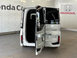 わくわくゲートも搭載されておりますので、狭い駐車場でも荷物の出し入れが可能です!