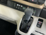 発進時から滑らかに加速する無段階変速のCVTはストップ&ゴーの多い街の中も快適です