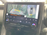 【全方位モニター】専用のカメラにより、上から見下ろしたような視点で360度クルマの周囲を確認することができます☆縦列駐車や幅寄せ時に活躍してくれます♪