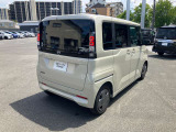 プライバシーガラスなので、中の荷物やプライバシーも保たれます。