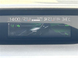 【左右分離型フルオートエアコン】運転席と助手席でそれぞれお好みの温度設定が可能で全席にも適切な空調をお届け致します。