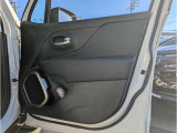 運転席ドアパネルになります。