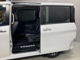 【両側ハンズフリーオートスライドドア】寝ているこどもを抱いていても、荷物を持っていても問題なし!とっても便利です♪
