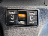 運転席からも操作できる両側パワースライドドア付きです。