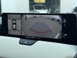 【360&deg;ビューモニター】専用のカメラにより、上から見下ろしたような視点で360度クルマの周囲を確認することができます☆縦列駐車や幅寄せ時に活躍してくれます♪