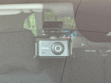 【ドライブレコーダー】ドライブレコーダー装備!走行中はもちろん、あおり運転や事故に遭遇した際、映像で記録し、万一のリスクに備えます。※記録用SDカードはお客様ご自身でご準備いただく必要があります。