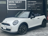 MINI COOPERSコンバーチブル!ナノクホワイトとブラックソフトトップの組合わせた上品さ溢れる一台!新型のシンプルな内装と、コンバーチブル相乗効果でより一層、気分爽快さをお楽しみください。