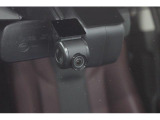 現代の車社会の必需品。ドライブレコーダー装着。エンジン始動後の一部始終を記録します。