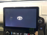 【10.5インチナビ】高級感とインパクトのある大画面ナビを装備。各種オーディオ操作はもちろん、スマホ連携もできる利便性の高いナビです♪