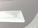 【ホンダセンシング】走行中に前方の車両等を認識し、衝突しそうな時は警報とブレーキで衝突回避と被害軽減をアシスト。より安全にドライブをお楽しみいただけます。
