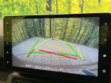 【バックカメラ】駐車時に後方がリアルタイム映像で確認できます。大型商業施設や立体駐車場での駐車時や、夜間のバック時に大活躍!運転スキルに関わらず、今や必須となった装備のひとつです!