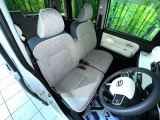 運転席シート廻りは使用感も少なく、良好な状態となっています。丁寧に使われていたことがよくわかりますね。
