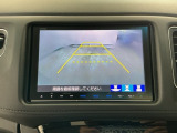 【バックカメラ】運転が苦手な方も車庫入れラクラクです!ギアをリバースに入れれば自動的に切り換わりますので、面倒な操作は不要です♪狭い駐車場もお車を傷つけず安心ですね!