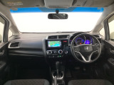 【前方視界】開放的な前方視界!運転がしやすく疲れにくいです♪窓が大きく、見通しがとっても良いおクルマですよ♪
