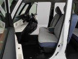 愛知ダイハツではお車をご購入頂いた後が本当のお付き合いのスタートだと思っています。 ですので定期点検や車検もお得なパックをご用意してお客様に頼りにされるダイハツディーラーを目指しています☆