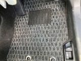 運転席足元