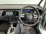 【前方視界】開放的な前方視界!運転がしやすく疲れにくいです♪窓が大きく、見通しがとっても良いおクルマですよ♪