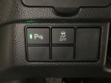 ハンドルの左下にHondaセンシング用の、VSA(ABS+TCS+横滑り抑制)解除スイッチなどがついています。