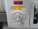 車内の温度管理に便利なオートエアコン☆