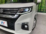 【LEDヘッドライト】悪天候や夜間走行時も良好な視界を確保し安心して運転できる高輝度LEDヘッドライトを装備!点灯速度が早く、消費電力も抑えられています。