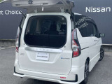 人気のデュアルバックドア☆後ろの狭い駐車場でも荷物の載せ降ろしがスムーズです♪