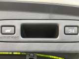 【パワーバックドア】スマートキーや運転席のボタンを押すだけでリアゲートが自動で開閉します!荷物を持っている時や、高い位置にあるバックドアを閉める際に便利な機能です♪
