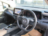 スッキリした運転席周り操作もしやすく各装置のコントロールができます。