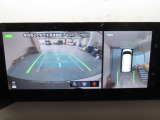 アラウンドビューモニターは4方のカメラで真上から車を見たようにモニターで確認ができます。周辺の安全確認、小さなお子様や障害物も目視で確認できるので駐車のしやすさだけでなく、事故防止にも役立ちます。