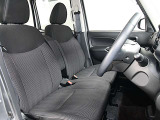 運転席まわりです。実際に座ってみて乗り心地を体感してみて下さい。