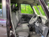 運転席シート廻りは使用感も少なく、良好な状態となっています。丁寧に使われていたことがよくわかりますね。