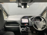 インパネ周りは、このように機能的にまとまっています。もちろん室内はクリーニング済みでキレイです。