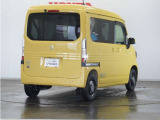 EVは車外に聞こえる音も、屋内や地下に乗り入れても気にならないくらい静かです。早朝や夜間でも、走行音と停車中の音を心配する必要はなく、運転する人の気持ちを軽くします。