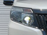 【LEDヘッドライト】悪天候や夜間走行時も良好な視界を確保し安心して運転できる高輝度LEDヘッドライトを装備!点灯速度が早く、消費電力も抑えられています。