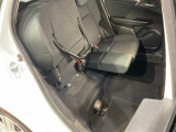 後席をはね上げれば、「もうひとつの荷室」が生まれます。