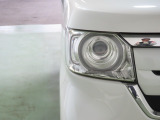 LEDヘッドライトは、点灯の瞬間から光量を発揮し、突然暗くなるトンネルなどでの安定感を高めます。