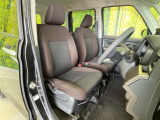 運転席シート廻りは使用感も少なく、良好な状態となっています。丁寧に使われていたことがよくわかりますね。