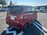 納車前に当社整備工場にてディーラー整備士が、12ヶ月点検又は車検整備を実施。安心してお乗り頂けます。