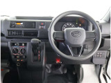 荷物をたっぷり載せて広々ドライビング♪夏でも冬でも、アウトドアやショッピングを思い切り楽しみましょう!