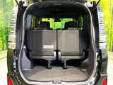 普段のお買い物や通勤、送迎等に十分な荷室スペースを確保しております。セカンドシートを倒すと、大きな荷物の積載も可能です♪