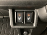 運転席と助手席にシートヒーターが付いています☆寒い時期に腰周りを温めてくれるので体全体が温まりやすいのは勿論、暖房と違い顔に風が当たらないので、乾燥肌やドライアイの方でも大丈夫☆