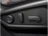 愛車の下取り、買取りも、喜んでお受けいたします。実車査定させていただきます。査定には、お時間をいただきますので、事前のご予約をお願いいたします。