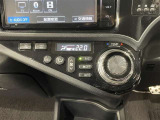 【オートエアコン】一度お好みの温度に設定すれば、車内の温度を検知し風量や温度を自動で調整してくれます。