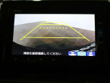リアカメラ付きで後退時も安心です。