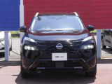見せかけじゃない、本物のSUV!タフさと上質さが融合した唯一無二のデザインに磨きをかけながら、洗練された大人の上質感を高めたこだわりのエクステリアデザイン。ボディカラーはダイヤモンドブラックPです。
