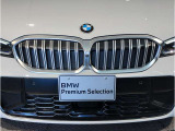 【キドニーグリル】BMWは約90年もの間、ほぼ全ての車両にひと目でBMWだと分かるこの特徴的なフロントグリルが備えられ、デザイン・アイコンとして親しまれてきました。